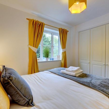 Modern 2 Bed House Sleeps 6 Southam Town Centre - Inspire Homes Ltd エクステリア 写真
