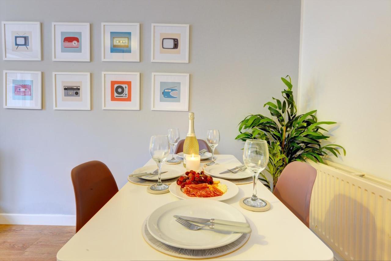 Modern 2 Bed House Sleeps 6 Southam Town Centre - Inspire Homes Ltd エクステリア 写真